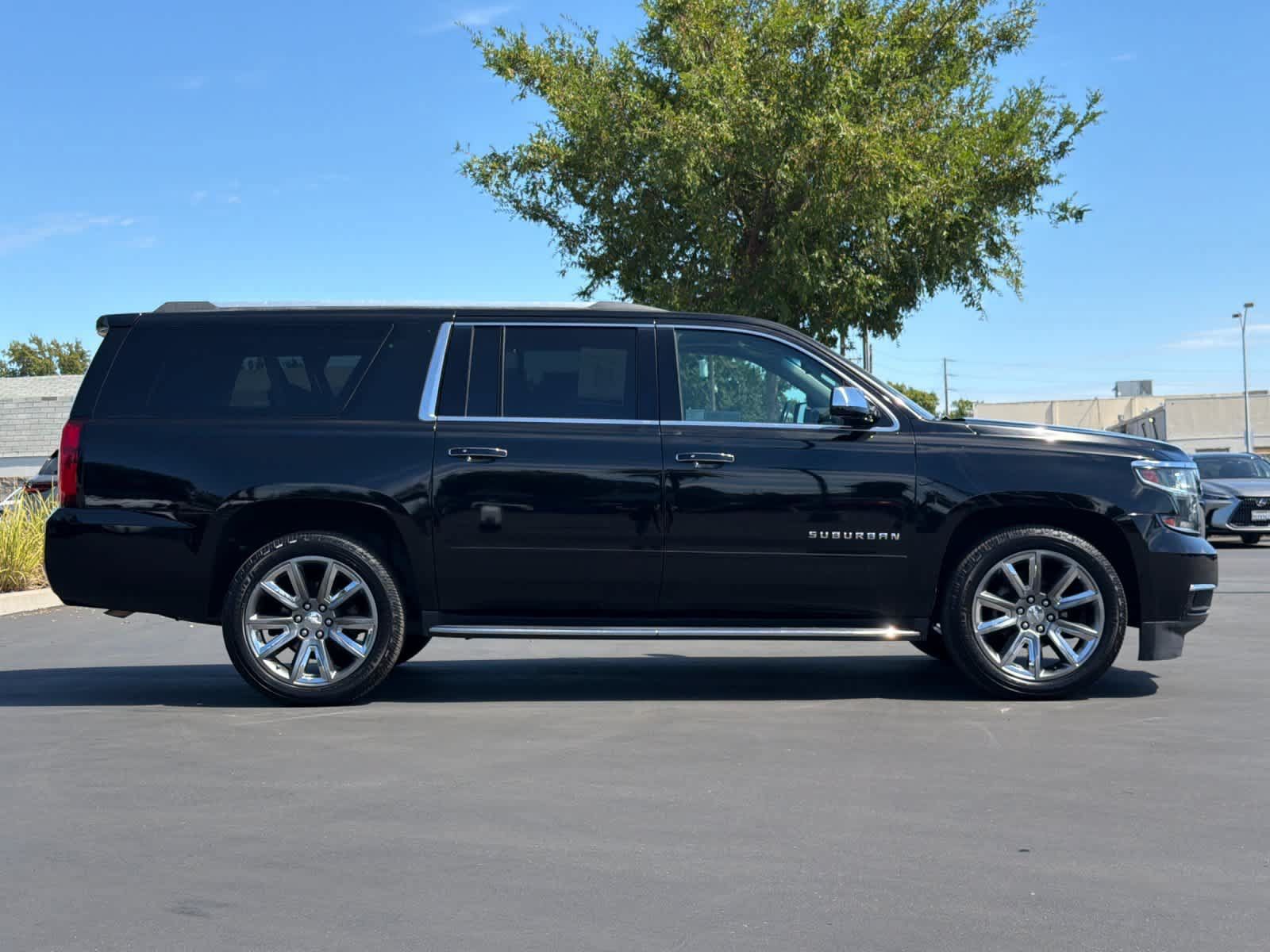 Used 2019 Chevrolet Suburban Premier AWD/4WD image 6
