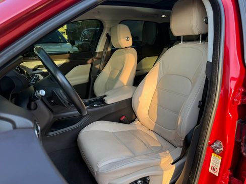 Used 2017 Jaguar F-PACE Prestige AWD/4WD image 13