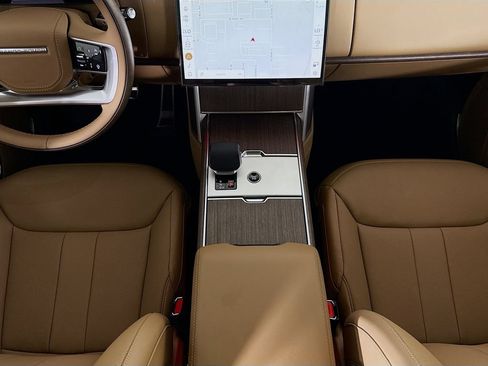 New 2026 Land Rover Range Rover Long Wheelbase SE AWD/4WD image 18