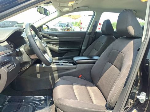 Used 2024 Nissan Altima 2.5 SV FWD image 13