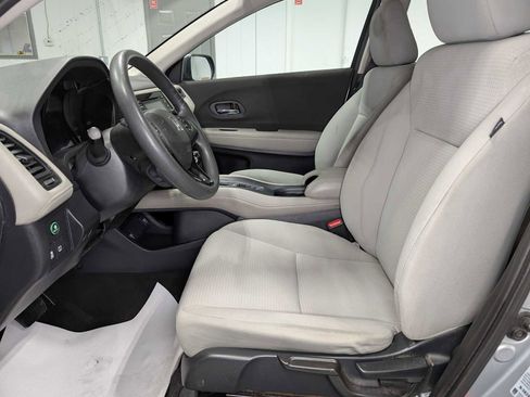 Used 2019 Honda HR-V LX image 4