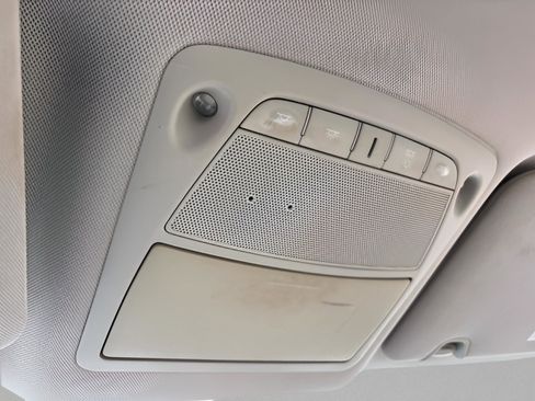 Used 2017 Nissan Rogue S image 9