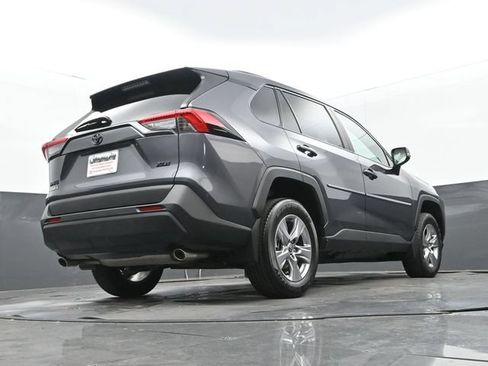Used 2022 Toyota RAV4 XLE w/ Convenience Package FWD image 28