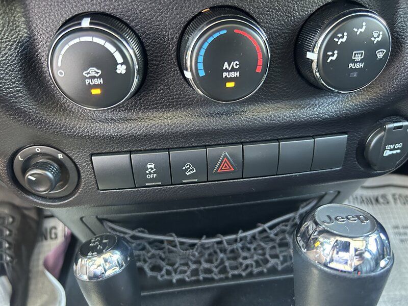 Used 2016 Jeep Wrangler Unlimited Sport w/ Quick Order Package 24S AWD/4WD image 13