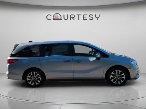 Certified 2024 Honda Odyssey EX-L image 8