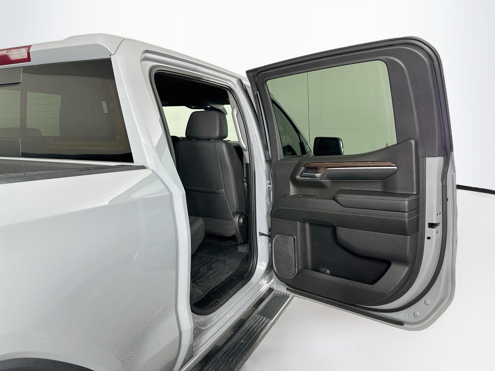 Used 2024 GMC Sierra 1500 Elevation w/ Elevation Premium Package AWD/4WD image 29