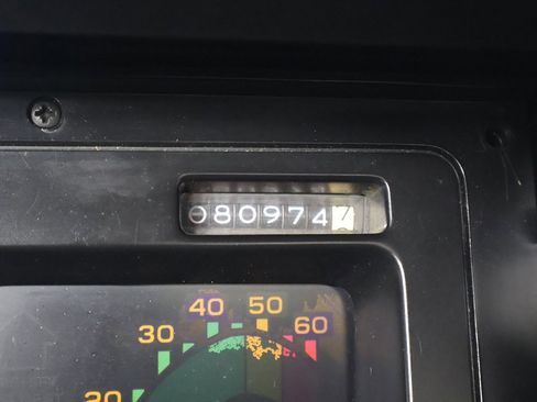 Used 1986 Chevrolet Corvette Convertible image 26