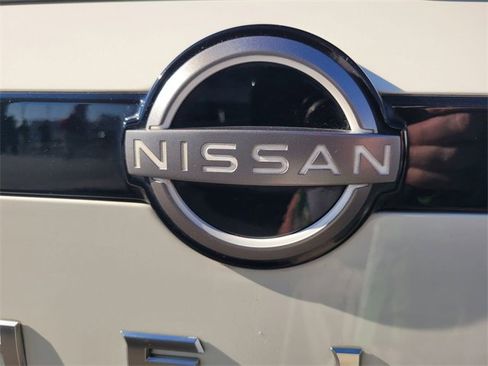 Used 2024 Nissan Pathfinder SV w/ SV Premium Package image 10