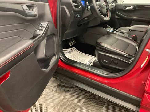 Used 2024 Ford Escape ST-Line AWD/4WD image 8