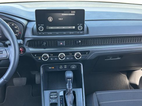 Used 2025 Honda CR-V Sport image 18
