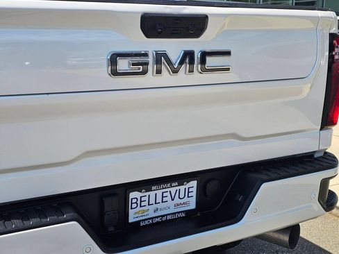 Used 2024 GMC Sierra 2500 Denali Ultimate w/ Max Trailering Package AWD/4WD image 17