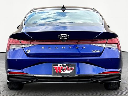 Certified 2023 Hyundai Elantra Limited FWD image 5