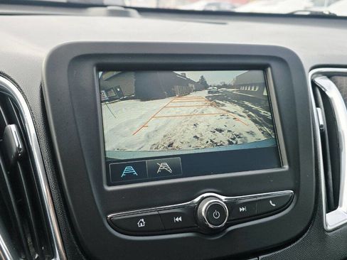 Used 2017 Chevrolet Malibu LT image 17