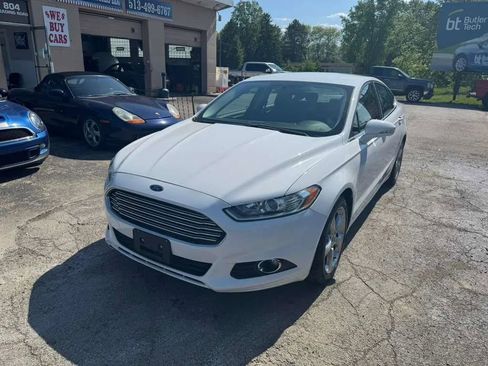 Used 2014 Ford Fusion SE w/ Equipment Group 201A FWD image 2