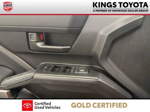 Used 2025 Toyota 4Runner SR5 AWD/4WD image 26