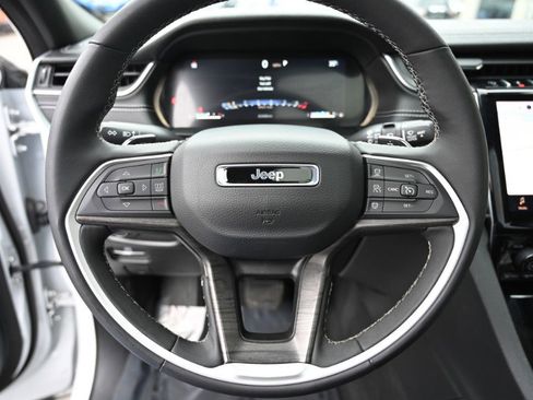 Used 2024 Jeep Grand Cherokee L Limited w/ Luxury Tech Group II image 27