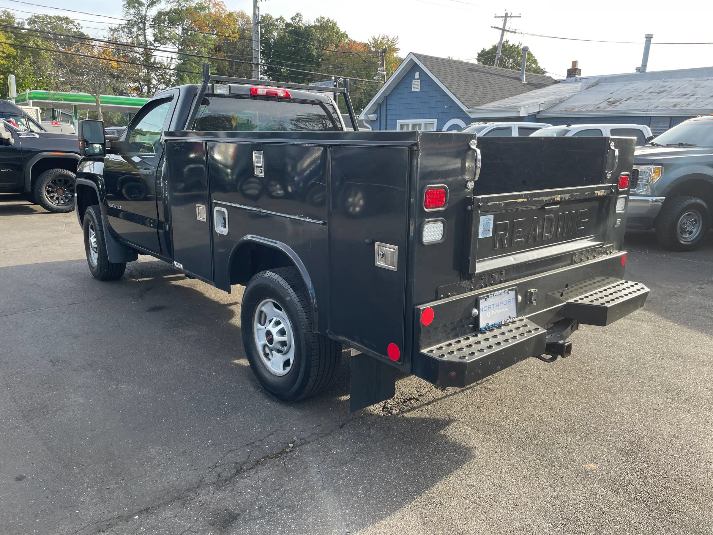 Used 2017 GMC Sierra 2500 4x4 Regular Cab w/ Sierra Convenience Package image 3