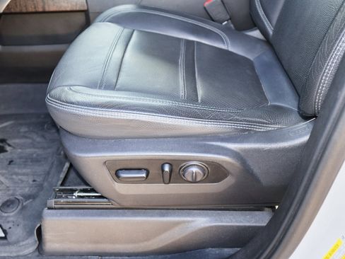 Used 2021 GMC Sierra 3500 Denali w/ Denali Ultimate Package image 10