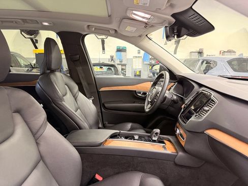Used 2023 Volvo XC90 B5 Plus AWD/4WD image 30