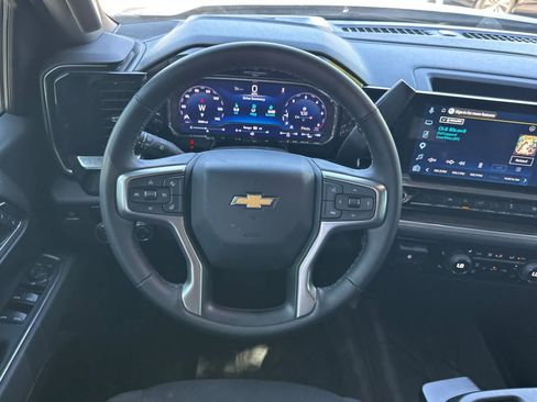 Used 2025 Chevrolet Silverado 1500 LT RWD image 16