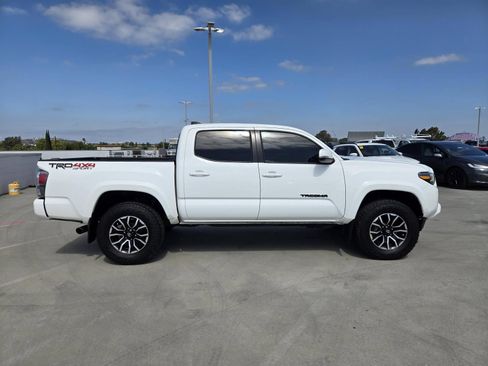 Used 2023 Toyota Tacoma TRD Sport w/ Black Out Package (TMS) AWD/4WD image 2