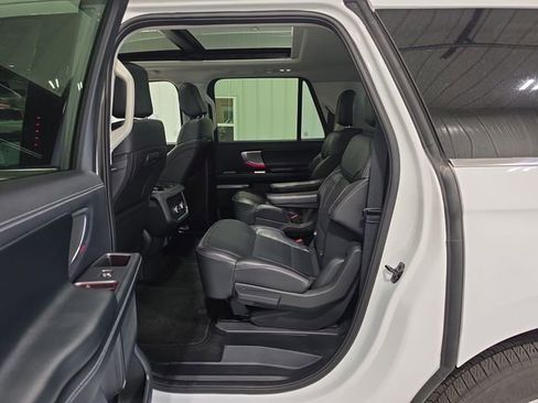 Used 2025 Ford Expedition Max Platinum AWD/4WD image 24
