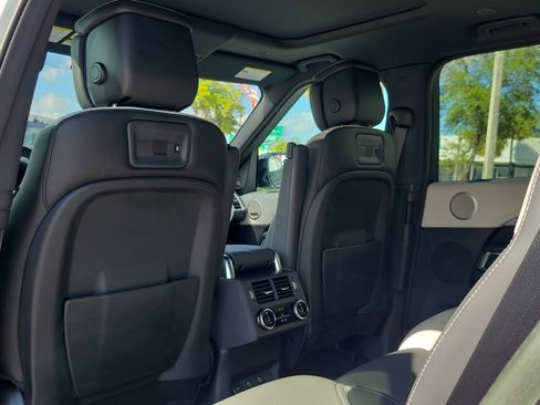 Used 2023 Land Rover Discovery HSE R-Dynamic image 16