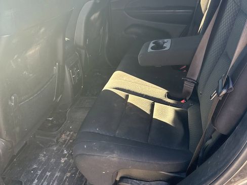 Used 2021 Jeep Grand Cherokee Laredo image 4