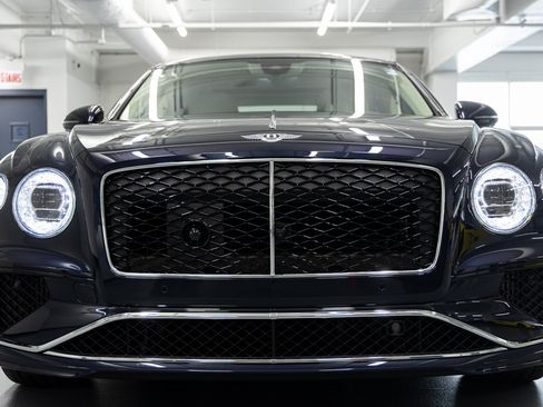 Certified 2026 Bentley Flying Spur V8 AWD/4WD image 11