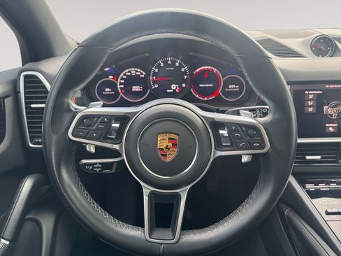Used 2021 Porsche Cayenne AWD/4WD image 12