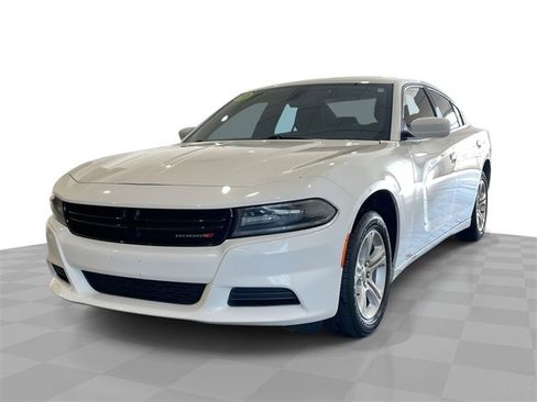 Used 2019 Dodge Charger SXT image 1