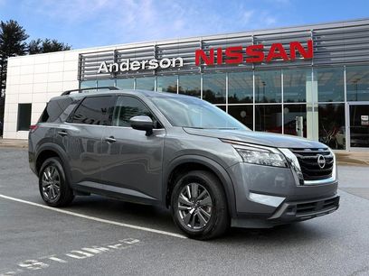 Used 2024 Nissan Pathfinder SV