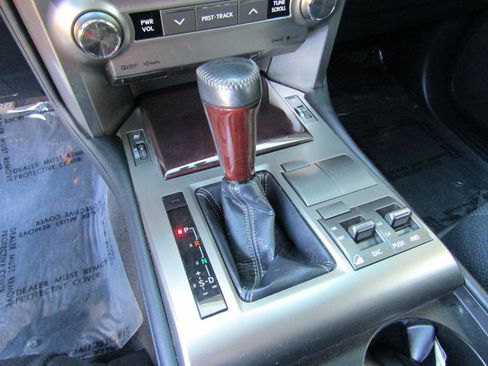 Used 2017 Lexus GX 460 image 20