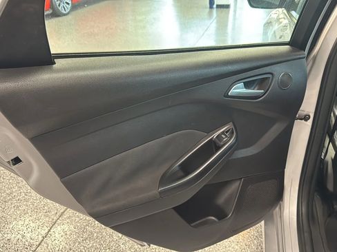 Used 2013 Ford Focus ST FWD image 32