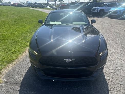 Used 2017 Ford Mustang Coupe image 8