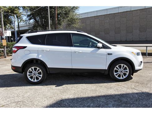 Used 2018 Ford Escape SE image 8
