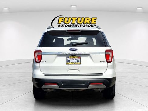 Used 2019 Ford Explorer XLT image 5