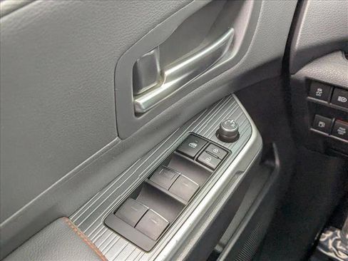 Used 2021 Toyota Sienna XSE image 28