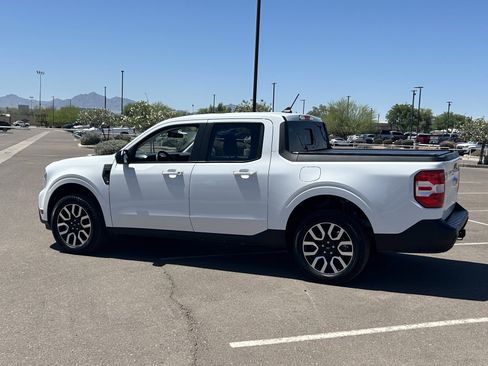 Used 2024 Ford Maverick Lariat FWD image 3