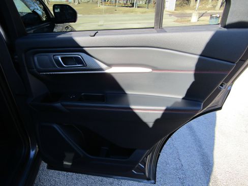 Certified 2025 Ford Explorer ST-Line w/ Premium Package image 16