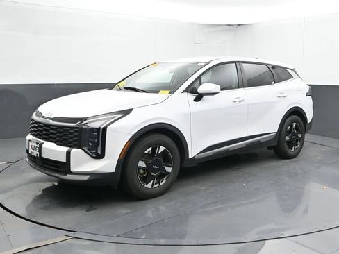 Used 2026 Kia Sportage LX FWD image 7