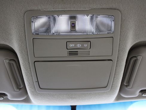 Used 2012 Toyota Highlander SE w/ Tech Pkg AWD/4WD image 17