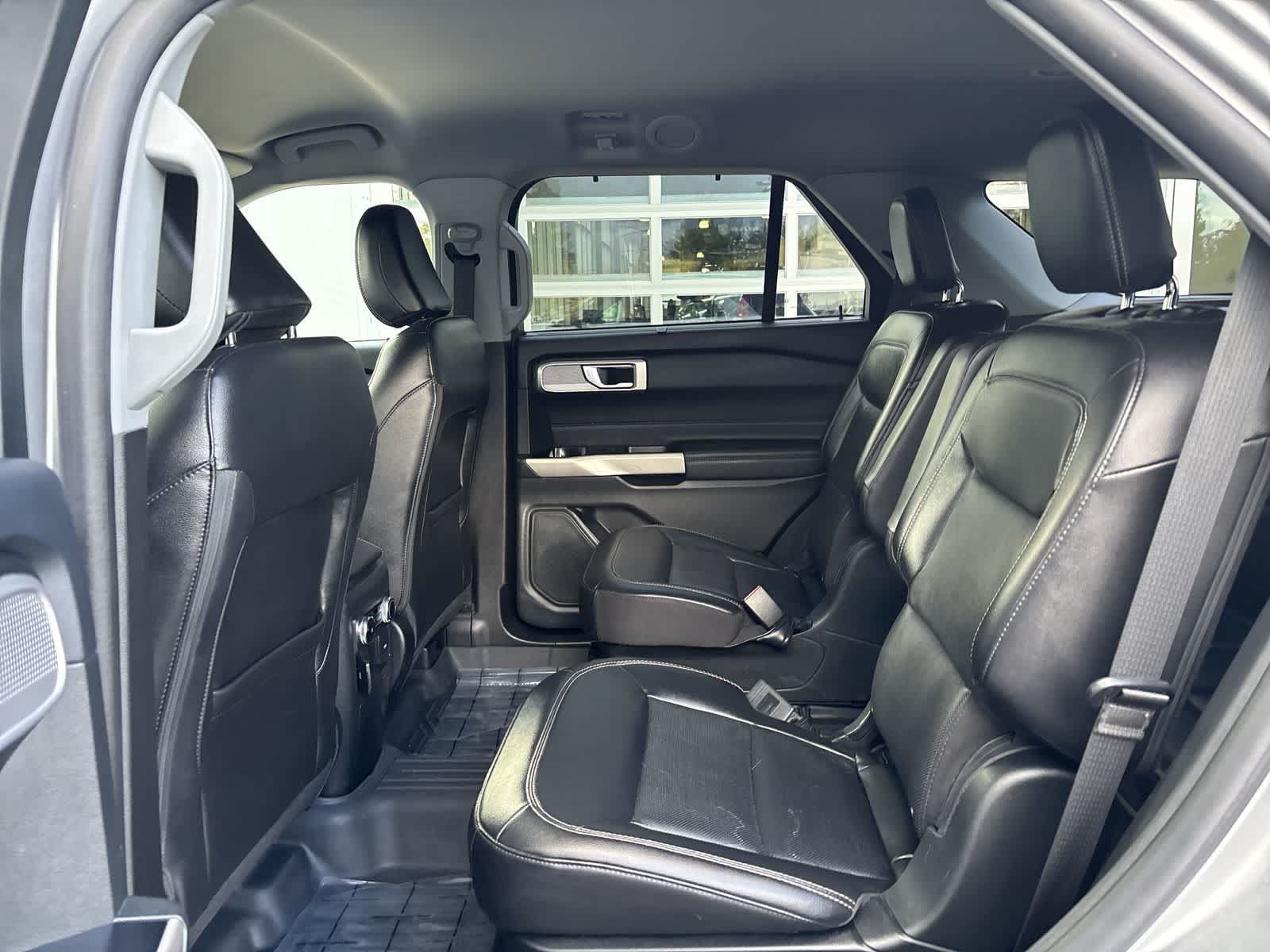 Used 2023 Ford Explorer Limited AWD/4WD image 7