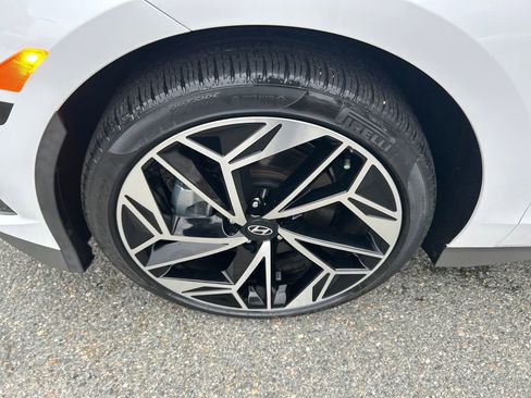 Used 2024 Hyundai Ioniq 6 SEL image 11