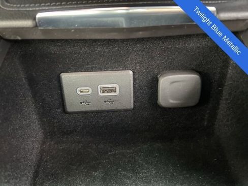 Used 2022 Cadillac XT4 Premium Luxury w/ Enhanced Visibility Package AWD/4WD image 35