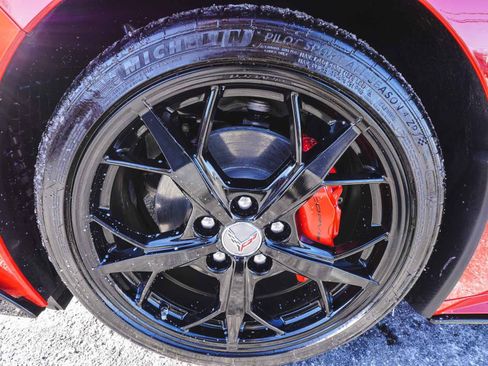 Used 2021 Chevrolet Corvette Stingray Coupe w/ Engine Appearance Package image 4