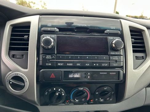 Used 2012 Toyota Tacoma 4x4 Double Cab w/ SR5 Pkg image 24