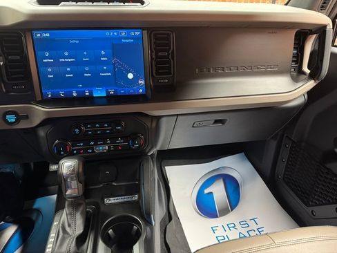 Used 2022 Ford Bronco Wildtrak image 17