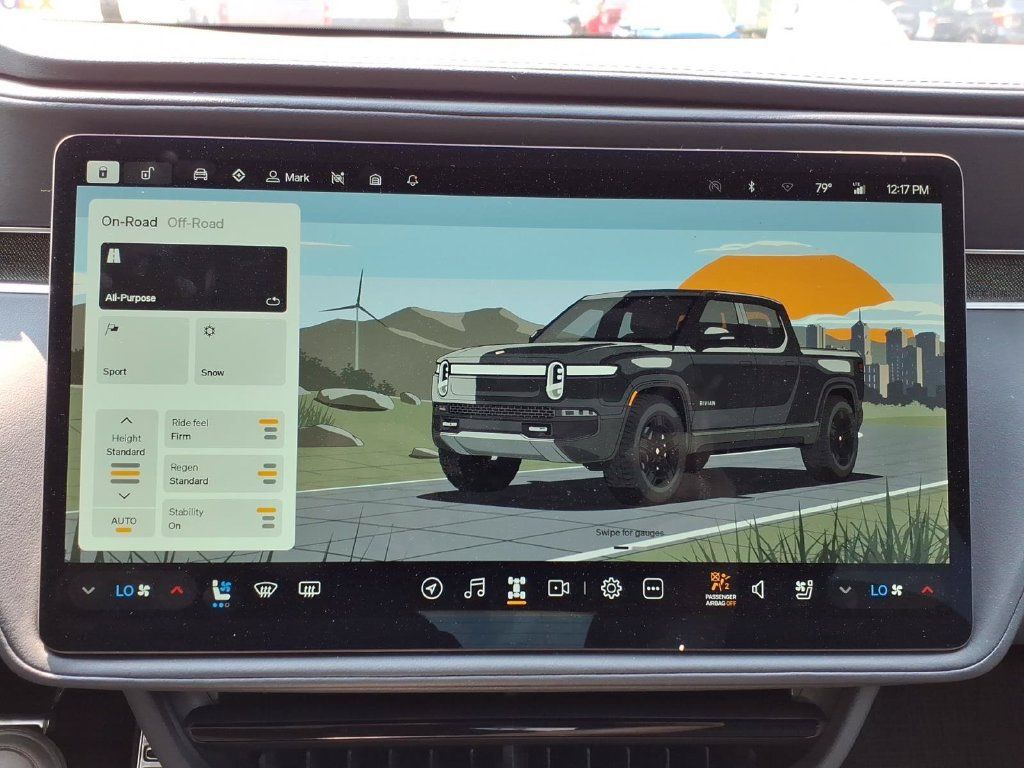 Used 2023 Rivian R1T Adventure Dual AWD/4WD image 20