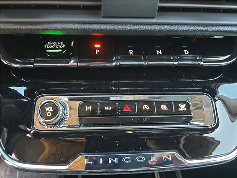 New 2026 Lincoln Corsair Premiere image 18